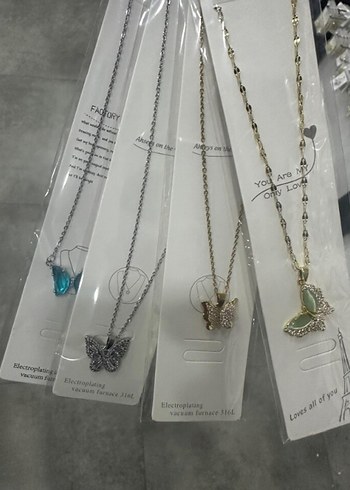 Kelebek Desenli Paslanmaz Çelik Kadın Kolye
