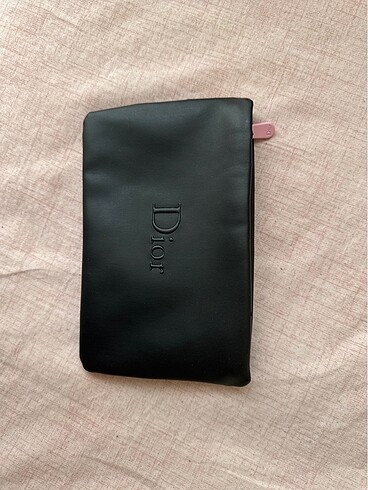 dior makyaj çantası