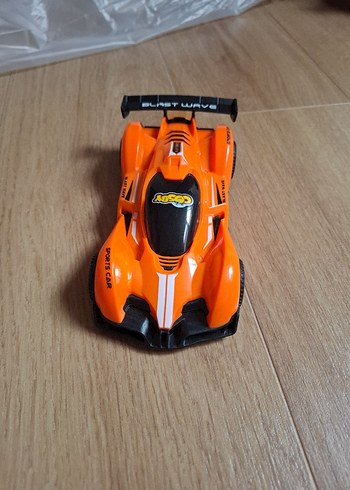 Turuncu Oyuncak Yarış Arabası - Görsel 3