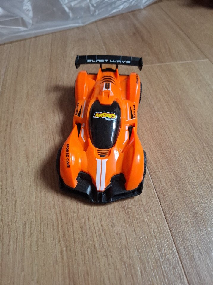 Turuncu Oyuncak Yarış Arabası - Görsel 3