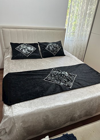 Siyah bej kadife Yatak Örtüsü