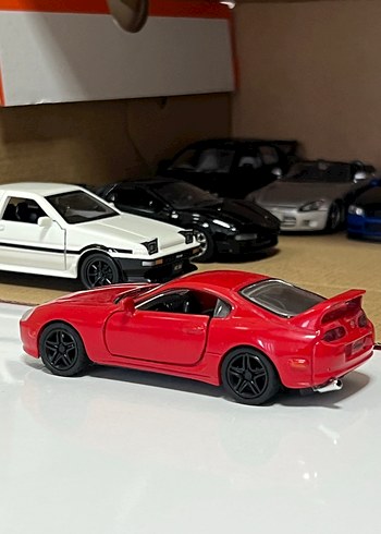 Beden Renk Kırmızı Oyuncak Araba Modeli supra