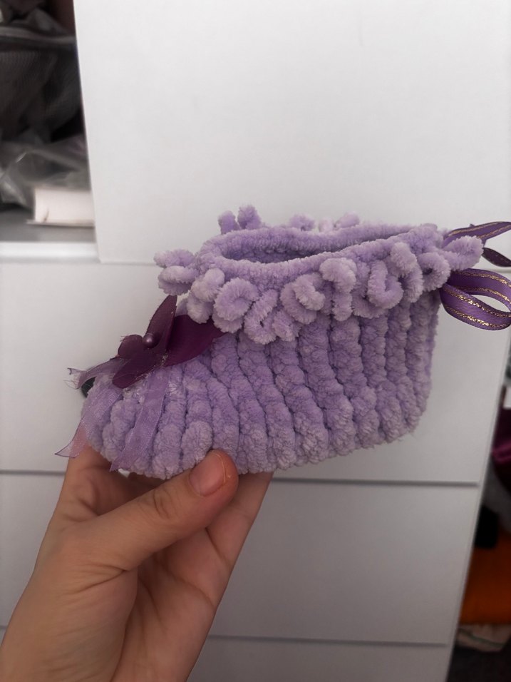 Mor Çiçekli Örgü Kız Çocuk Ev Terliği - Görsel 3