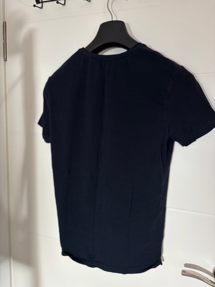 Emporio Armani Lacivert Bisiklet Yaka Tişört — görsel 2/2