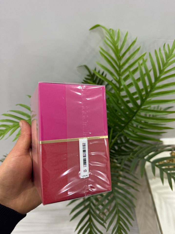 La Bomba Carolina Herrera Kadın Parfümü 80ml - Görsel 2