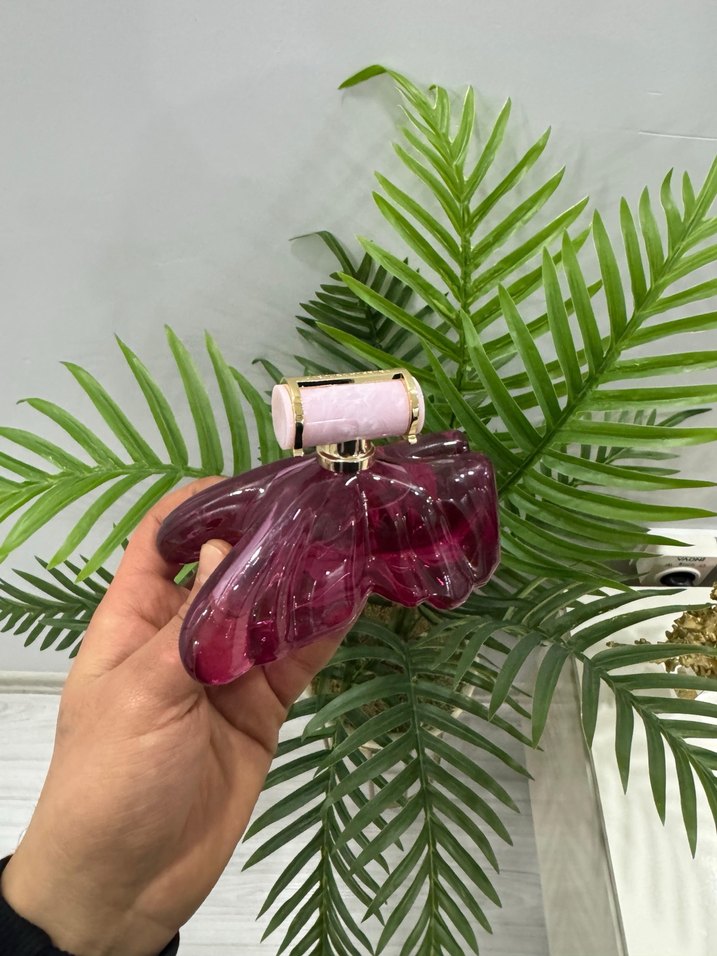 La Bomba Carolina Herrera Kadın Parfümü 80ml - Görsel 3