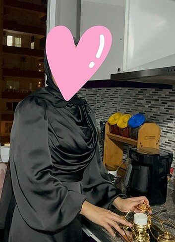 Siyah uzun kuyruklu tesettur abiye