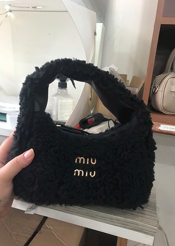 Miu Miu Siyah Peluş Kadın Çanta