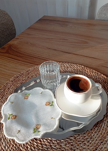 Nakışlı Çiçek Desesli kahve sunum peçetesi - Görsel 2