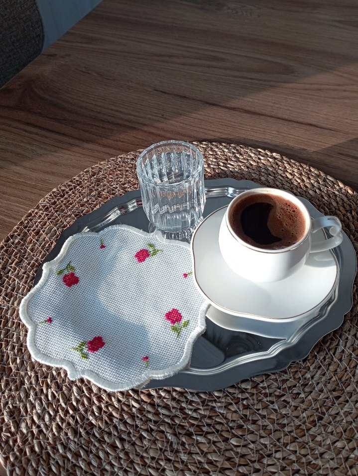 Nakışlı Çiçek Desesli kahve sunum peçetesi - Görsel 5