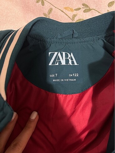7 Yaş Beden yeşil Renk ZARA ÇOCUK KOLEJ CEKETİ