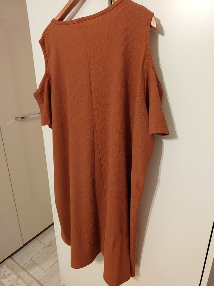 Kahverengi omuz dekolte Elbise - Görsel 5