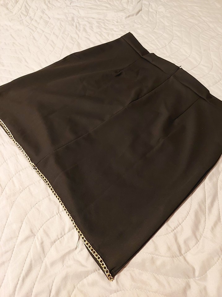 Zincir Detaylı Siyah Etek - Görsel 5