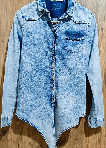 Düğmeli Mavi Denim Kadın Gömlek