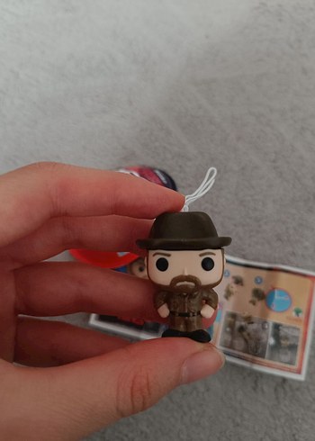 Kinder Stranger Things hopper funko - Görsel 2