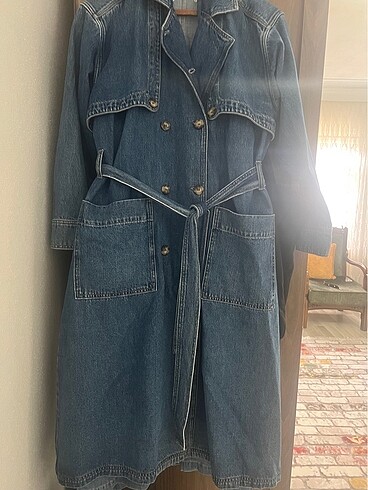 Zara Trençkot - frame