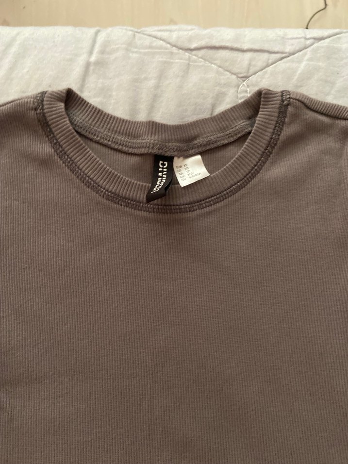 H&M kısa kollu koyu gri tişört - Görsel 2