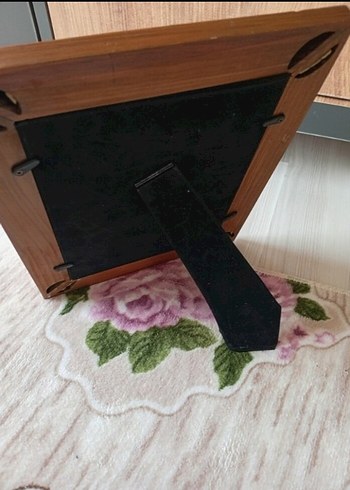 Koyu Kahverengi Ahşap Çerçeve
