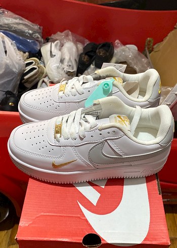 37 numara Nike