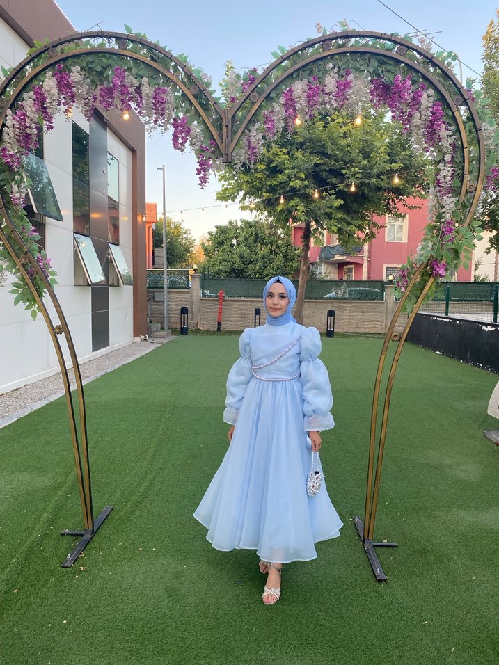 Mavi Uzun Kollu Drapeli Tesettür Abiye - Görsel 2