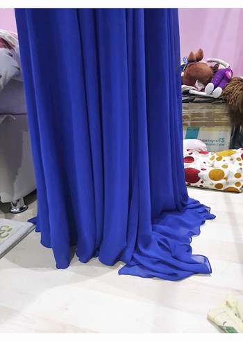 Parlak Mavi Uzun Drapeli Straplez Kadın Elbise - Görsel 4