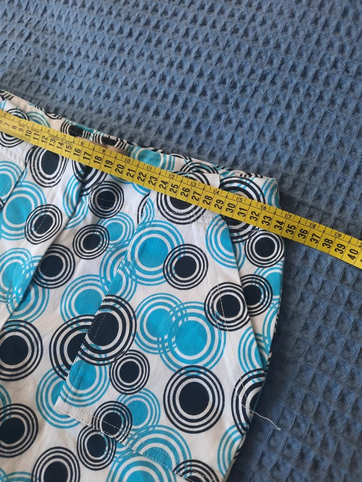 Düğmeli Retro Puantiyeli Mini Şort - Görsel 3