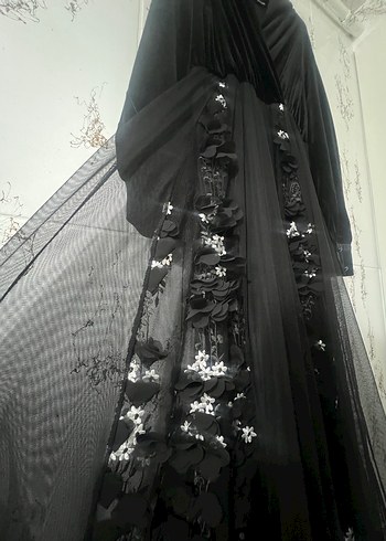 Uzun Siyah Gotik Nakışlı Kadın Elbise - Görsel 3