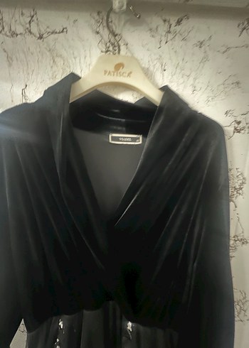 Uzun Siyah Gotik Nakışlı Kadın Elbise - Görsel 4