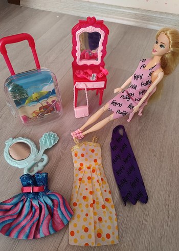 Renkli Pembe Oyuncak Bebek ve Makyaj Masası - Görsel 2