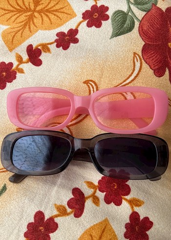 Pembe ve Siyah Retro Kadın Gözlüğü