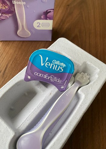 Gillette Venus Comfortglide Breeze Tıraş Bıçağı - Görsel 3