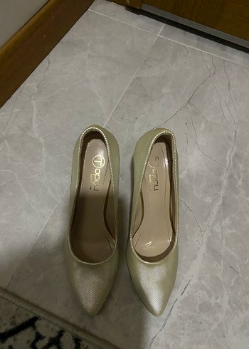 Bej Parlak Yılan Desenli Stiletto Topuklu - Görsel 4