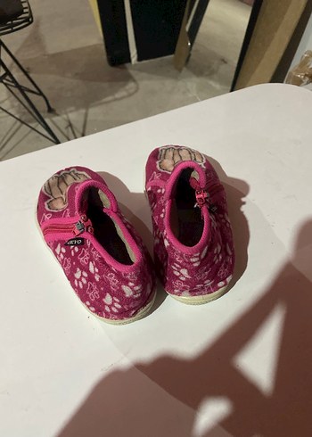 Kızlar için Pembe Nakışlı Sıcak Terlikler - Görsel 3