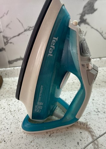 Parlak Mavi Tefal Ütü