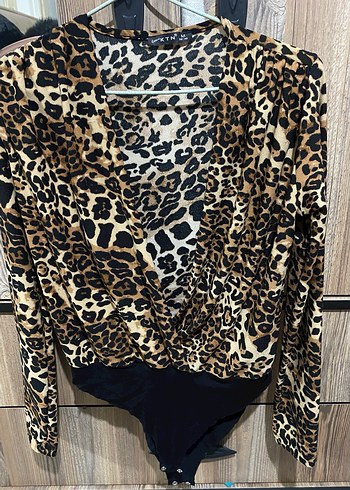 Leopar Desenli Kahverengi Kadın V Yaka Bluz - Görsel 2