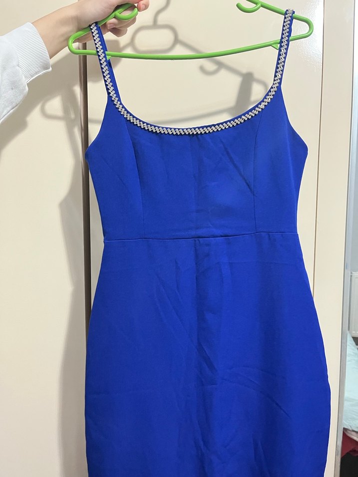 Zincir Detaylı Mavi Midi Elbise - Görsel 2