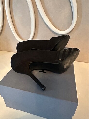 37 Beden Stiletto