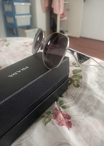 Beden gri Renk Prada Gri Şeffaf Kadın Gözlüğü