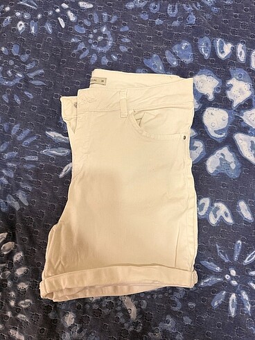 LC Waikiki beyaz kot şort
