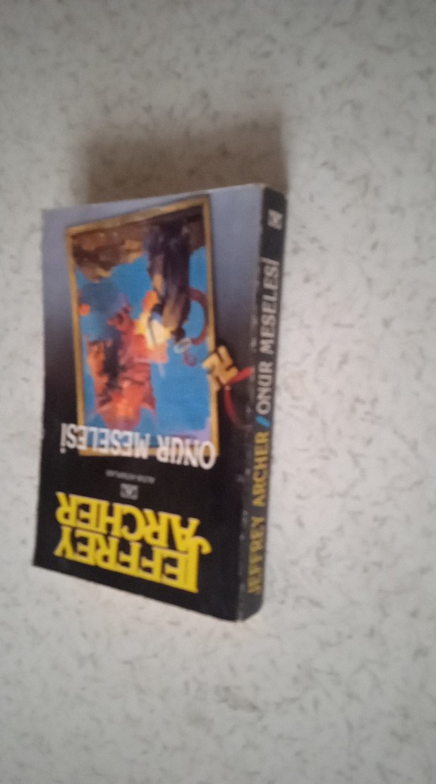 Jeffrey Archer - Onur Meselesi romanı - Görsel 3