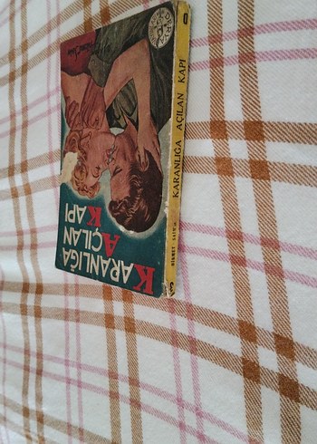 Karanlığa Açılan Kapı - Hamet Saim - Görsel 3