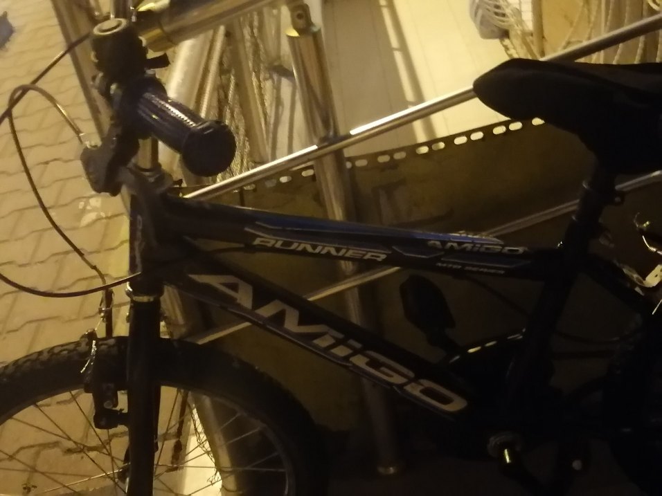 Siyah iki Tekerlekli Bisiklet - Görsel 3