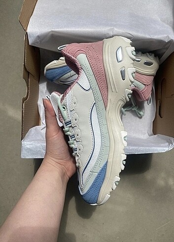 37 Beden çeşitli Renk Skechers