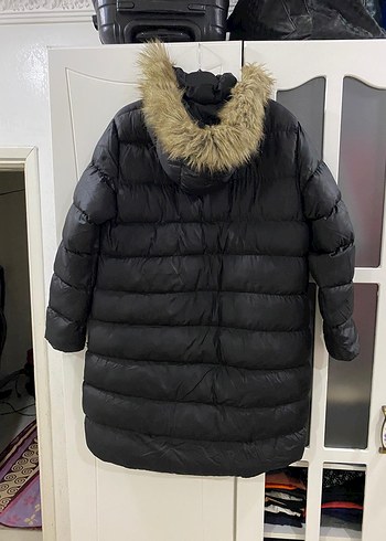 Kürk Detaylı Siyah Kadın Kışlık Mont