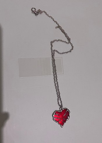 Kırmızı Zincir Detaylı Gotik kolye - Görsel 3