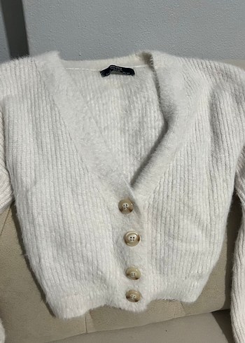 Bershka Beyaz Yün Hırka - Görsel 3