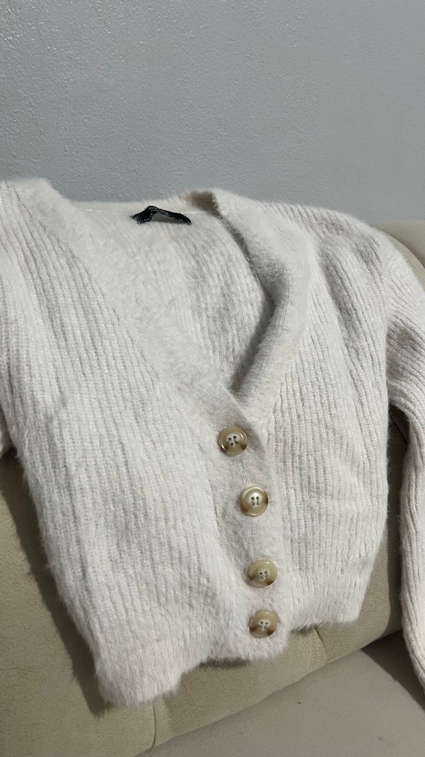 Bershka Beyaz Yün Hırka - Görsel 4