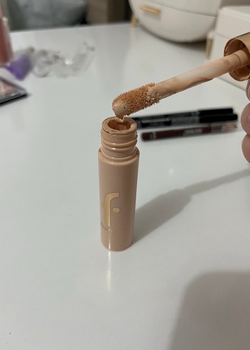 Beden Flormar Bej Kapatıcı ve Aydınlatıcı