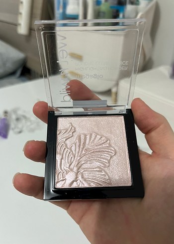 Wet n wild Wet n Wild Blossom Glow Aydınlatıcı