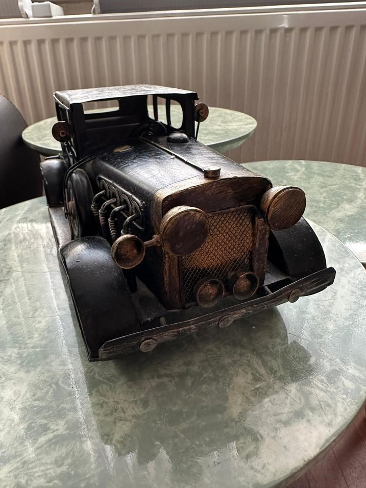 Siyah Retro klasik demir araba - Görsel 2